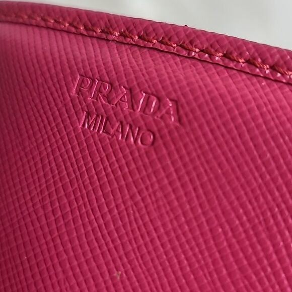 💯 Authentic Prada Safiano Long Wallet 🍀 - Picture 5 of 14